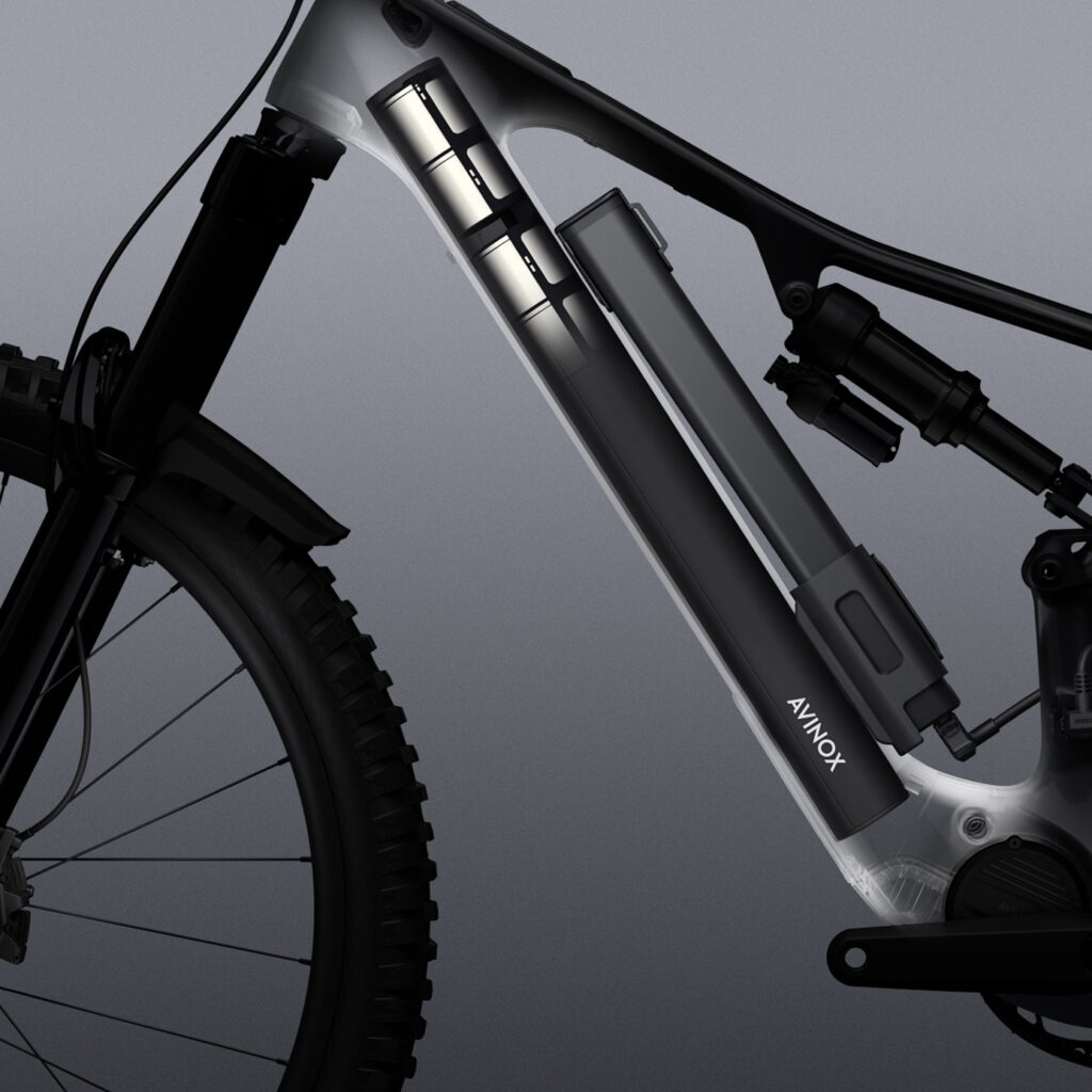 Erstmals bietet Avinox auch die Möglichkeit Zusatzakkus zu den Festintegrierten E-Bike Akkus zu verwenden.
Der Avinox RS600 E-Bike Akku im einem E-Bike mit festverbauten Akku