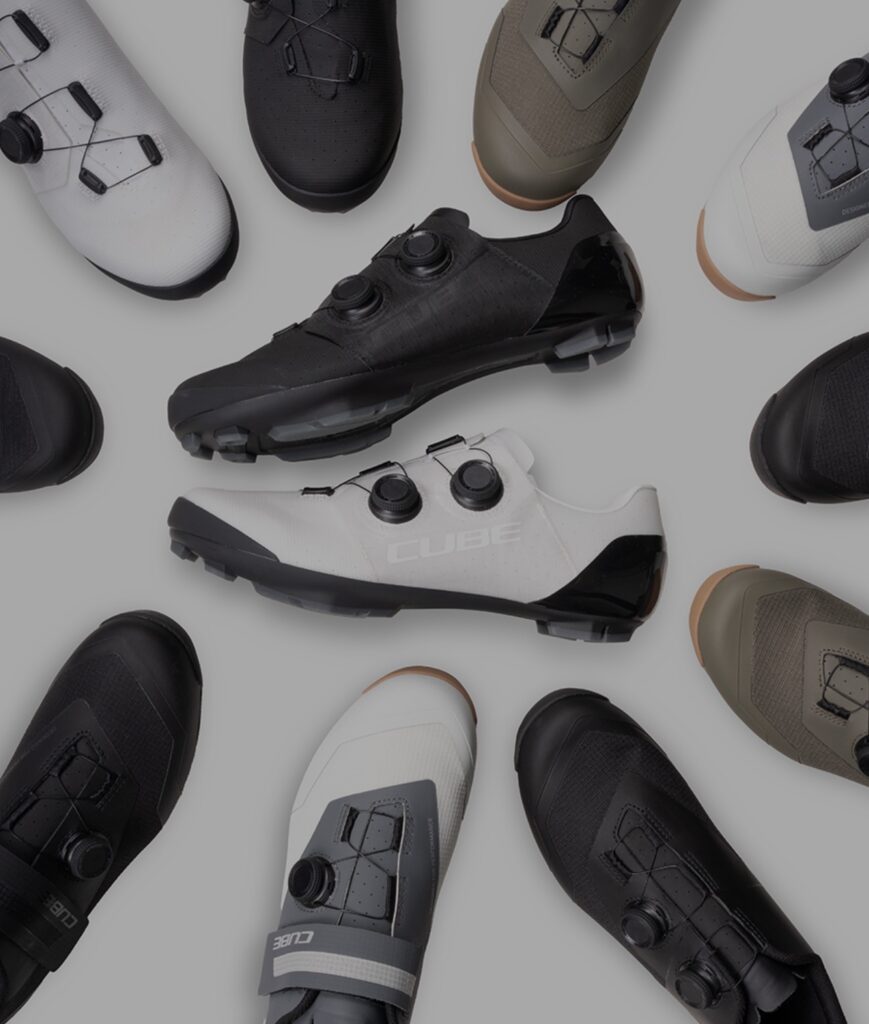 Mountainbike-Fahrradschuhe mit griffiger Sohle oder Cleats für optimalen Halt auf Flat- und Klickpedalen.