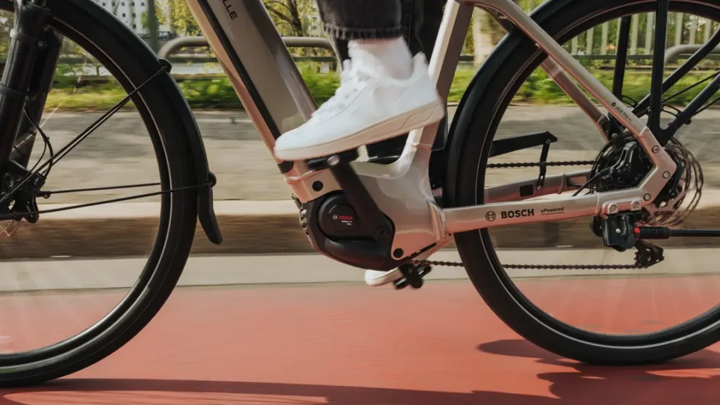 Der neue Bosch Active Line Plus - Der E-Bike Motor für Trekking und City. 60Nm Drehmoment und 600 Watt Leistung.