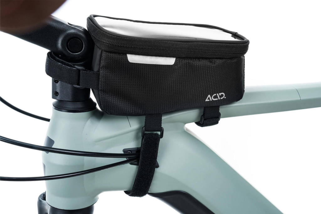 Cube ACID Oberrohrtasche CMPT 1
Wasserdichte ACID Oberrohrtasche am Fahrradrahmen – praktische Bikepacking-Tasche für Smartphone, Snacks und wichtige Kleinteile.