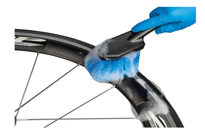 Fahrrad Reinigungsmittel auftragen